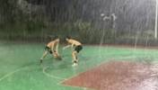 当年即使下大雨也要和你单挑的兄弟,还在吗?😭😭😭